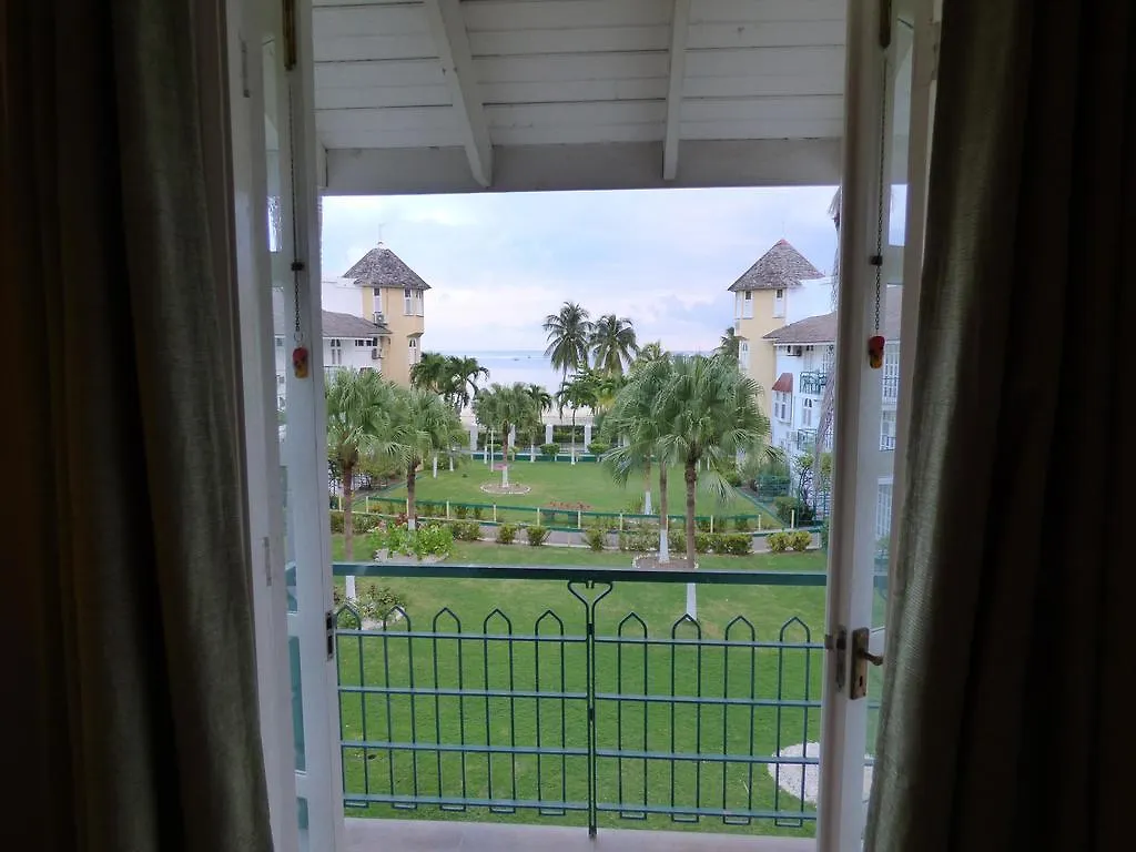 Beach One Bedroom Suite A29 Ocho Rios Apartment