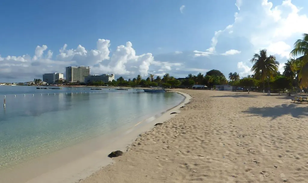 אוצ'ו ריוס Beach One Bedroom Suite A29 ג'מייקה